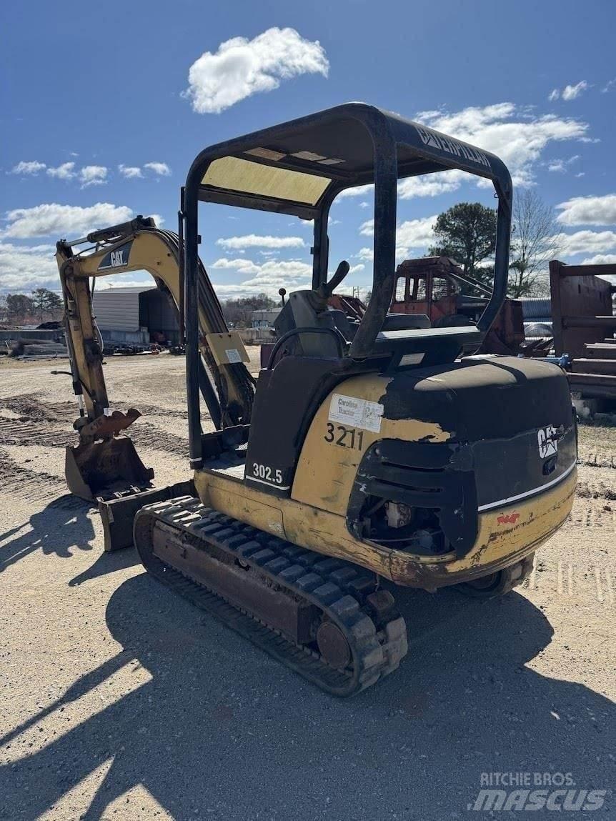 CAT 302.5 Mini pelle < 7t