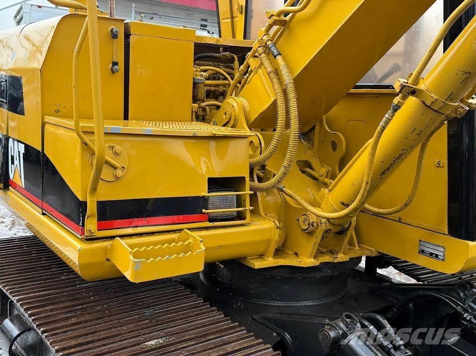 CAT 307 Pelle sur chenilles