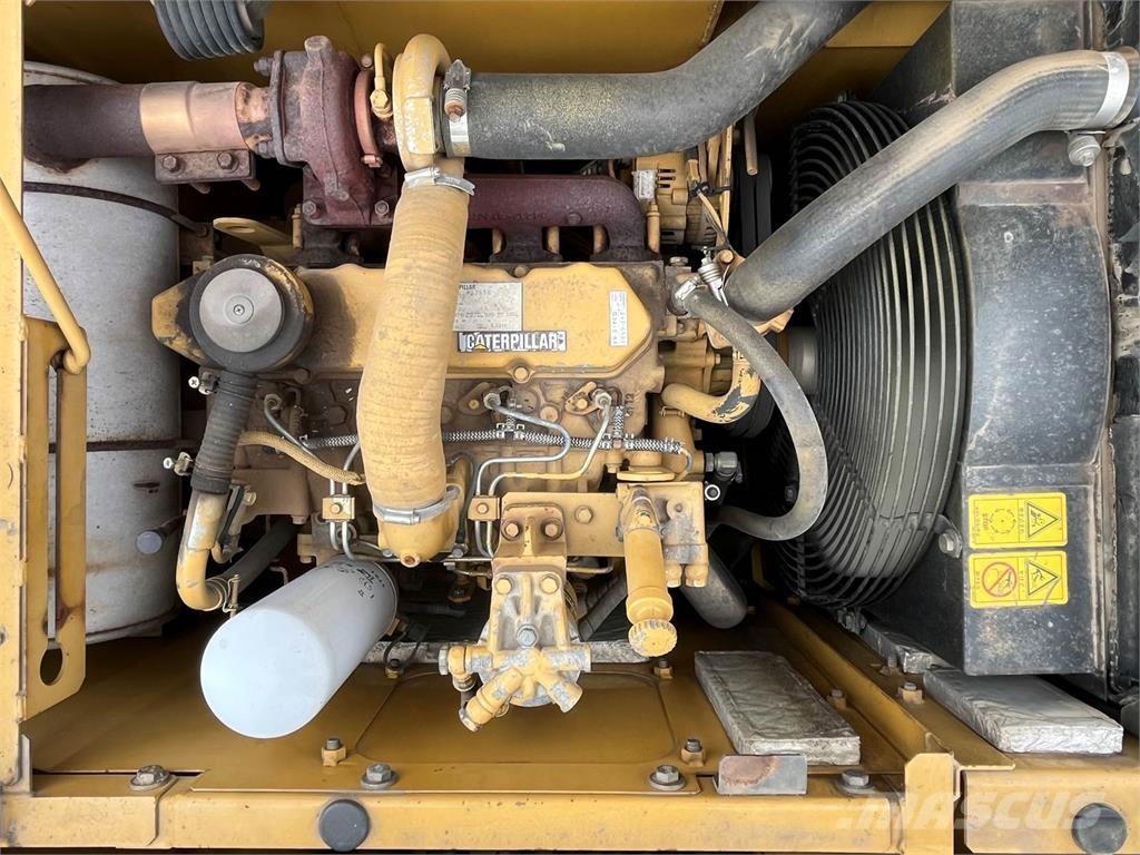 CAT 311C Pelle sur chenilles