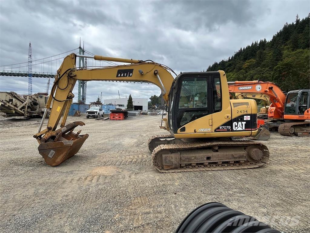 CAT 311C Pelle sur chenilles