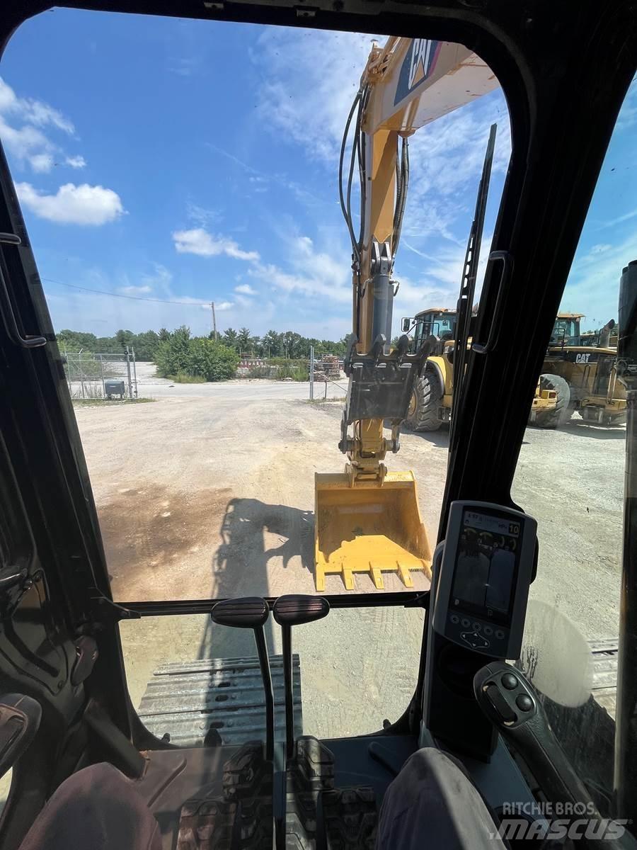 CAT 313FL Pelle sur chenilles