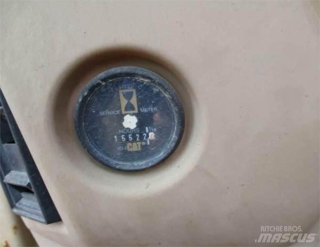 CAT 320L Pelle sur chenilles