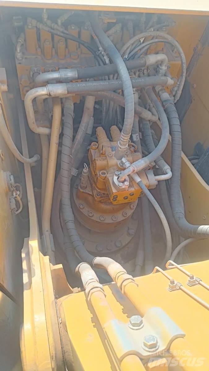 CAT 323D3 Pelle sur chenilles