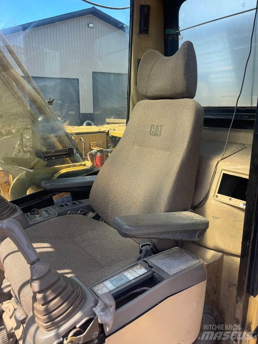 CAT 325BL Pelle sur chenilles