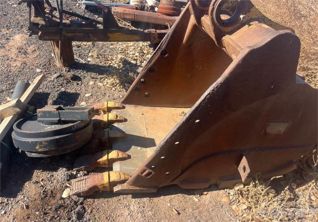 CAT 325L Pelle sur chenilles