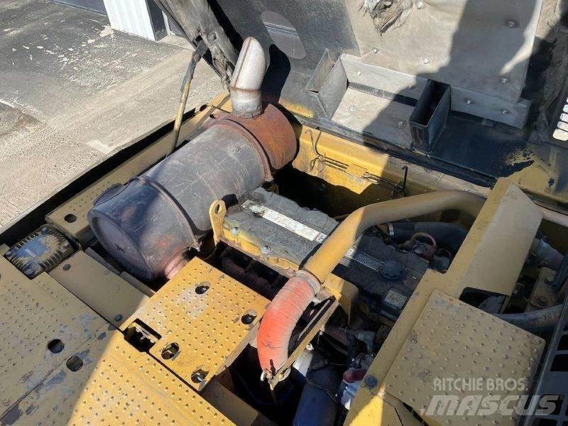 CAT 330D Pelle sur chenilles