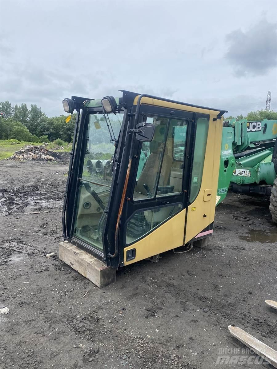 CAT 365 Cabine