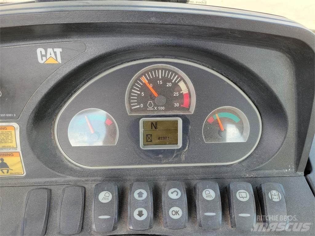 CAT 450F Tractopelle