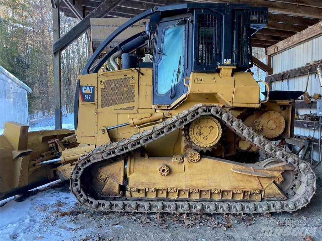 CAT 517 Débusqueur