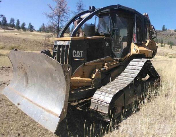 CAT 517 Débusqueur