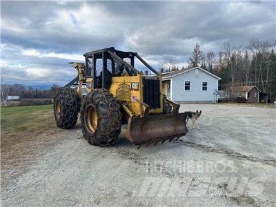CAT 518C Débusqueur