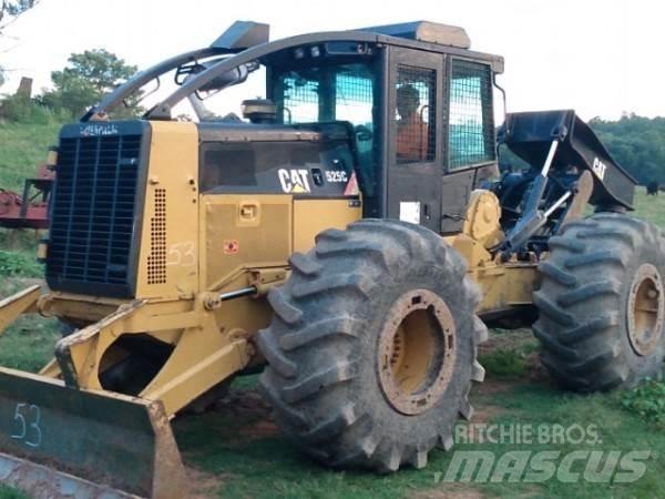 CAT 525C Débusqueur