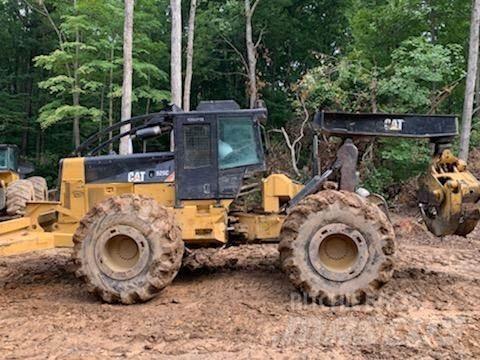 CAT 525C Débusqueur