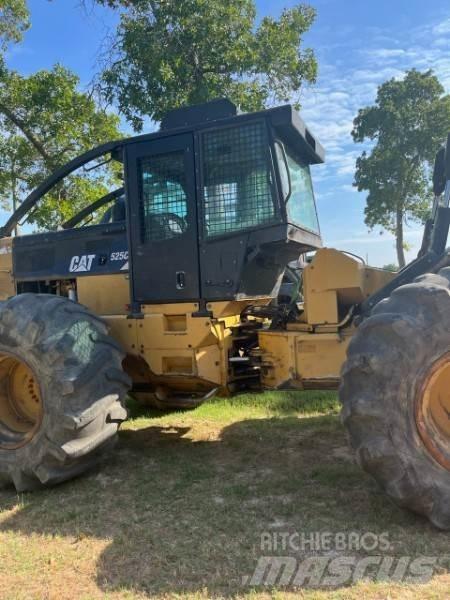 CAT 525C Débusqueur