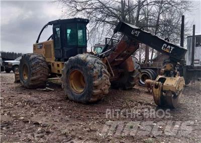 CAT 525D Débusqueur