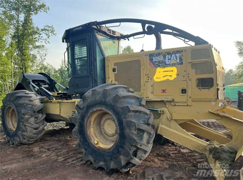 CAT 525D Débusqueur