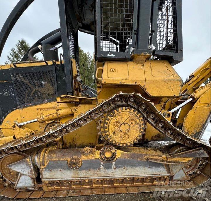 CAT 527 Débusqueur