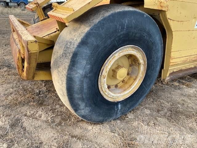 CAT 613B Scraper