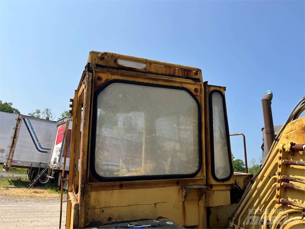 CAT 613C Scraper