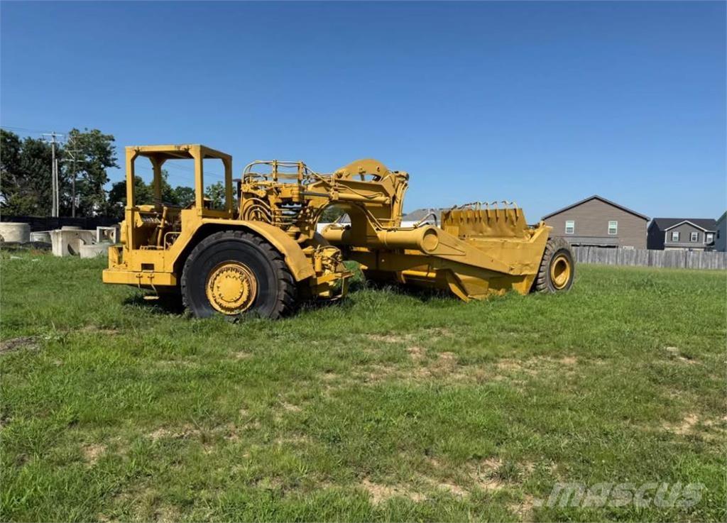 CAT 621B Scraper