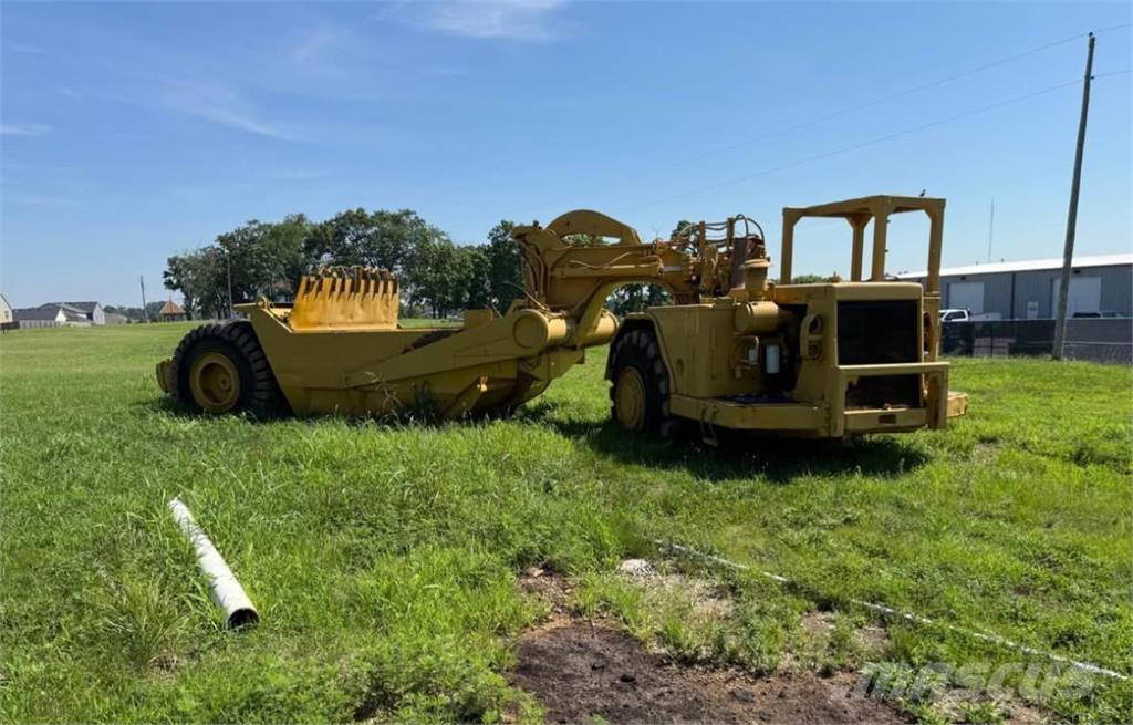 CAT 621B Scraper