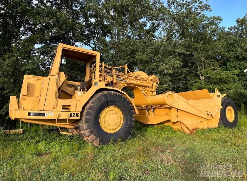 CAT 621E Scraper