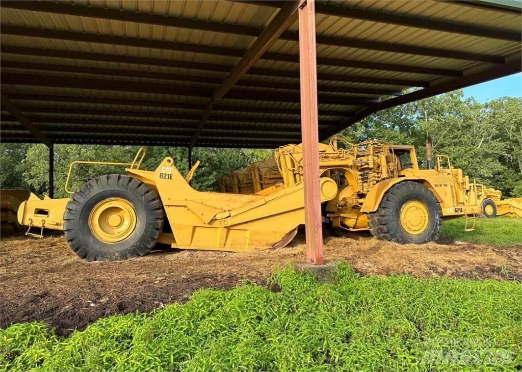 CAT 621E Scraper