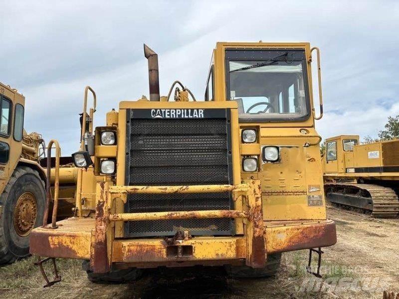 CAT 621F Scraper