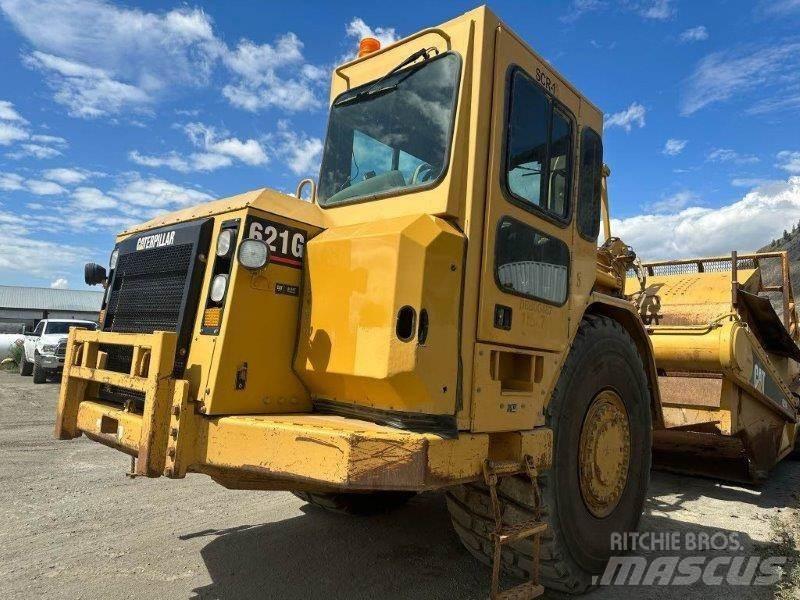 CAT 621G Scraper