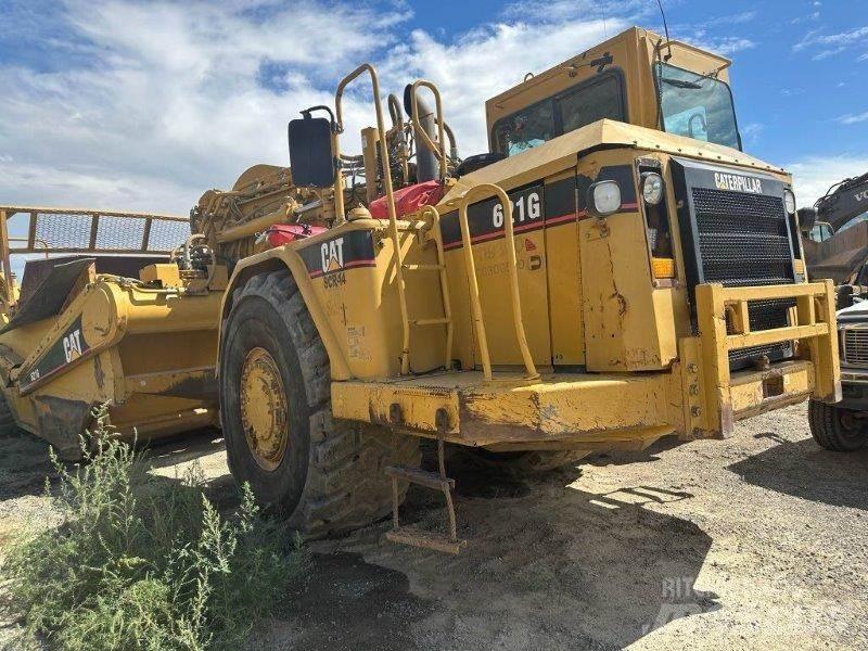 CAT 621G Scraper