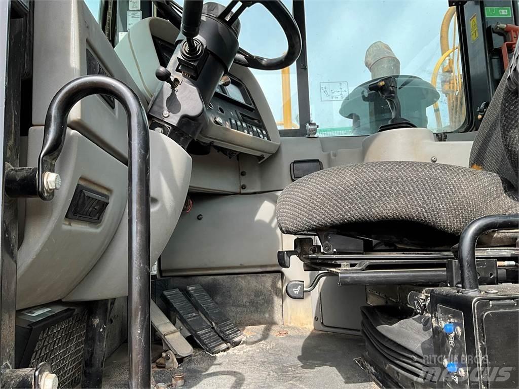 CAT 627G Scraper