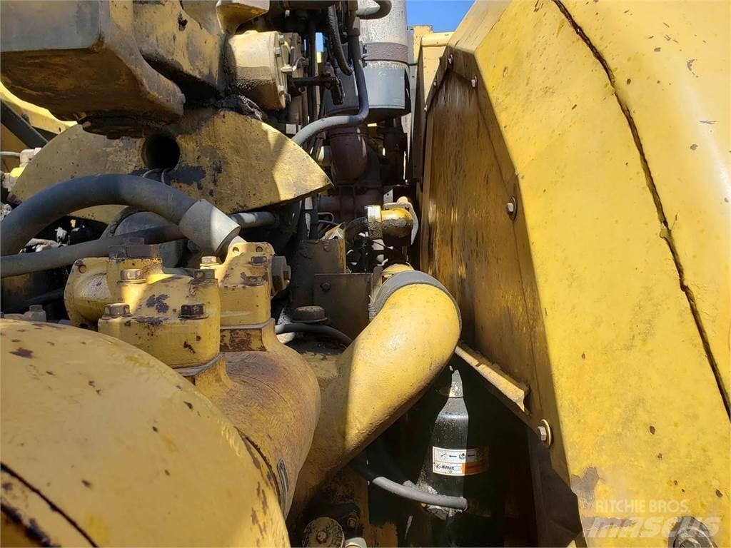 CAT 631D Scraper