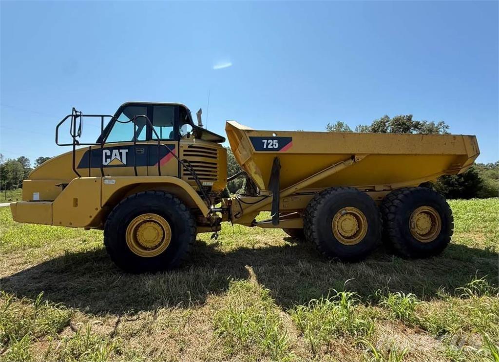 CAT 725 Tombereau articulé