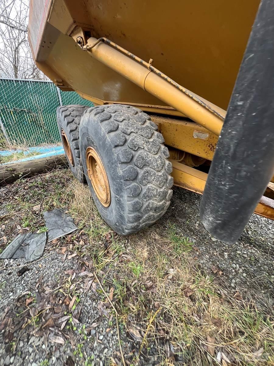 CAT 730 Tombereau articulé