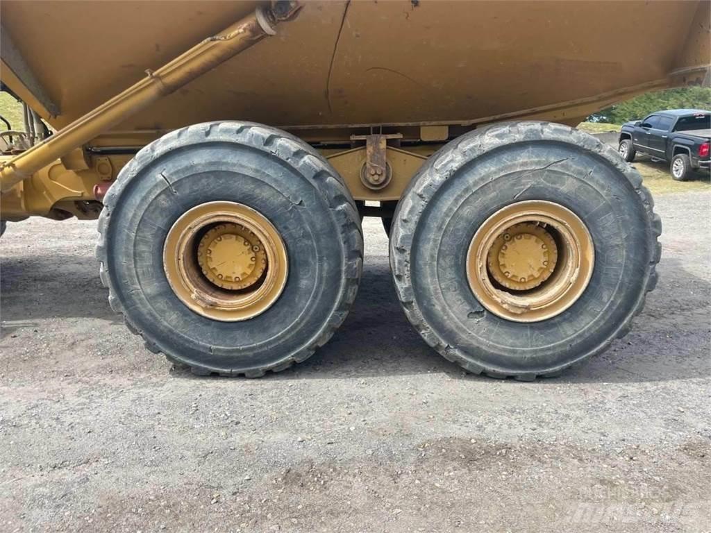 CAT 740 Tombereau articulé