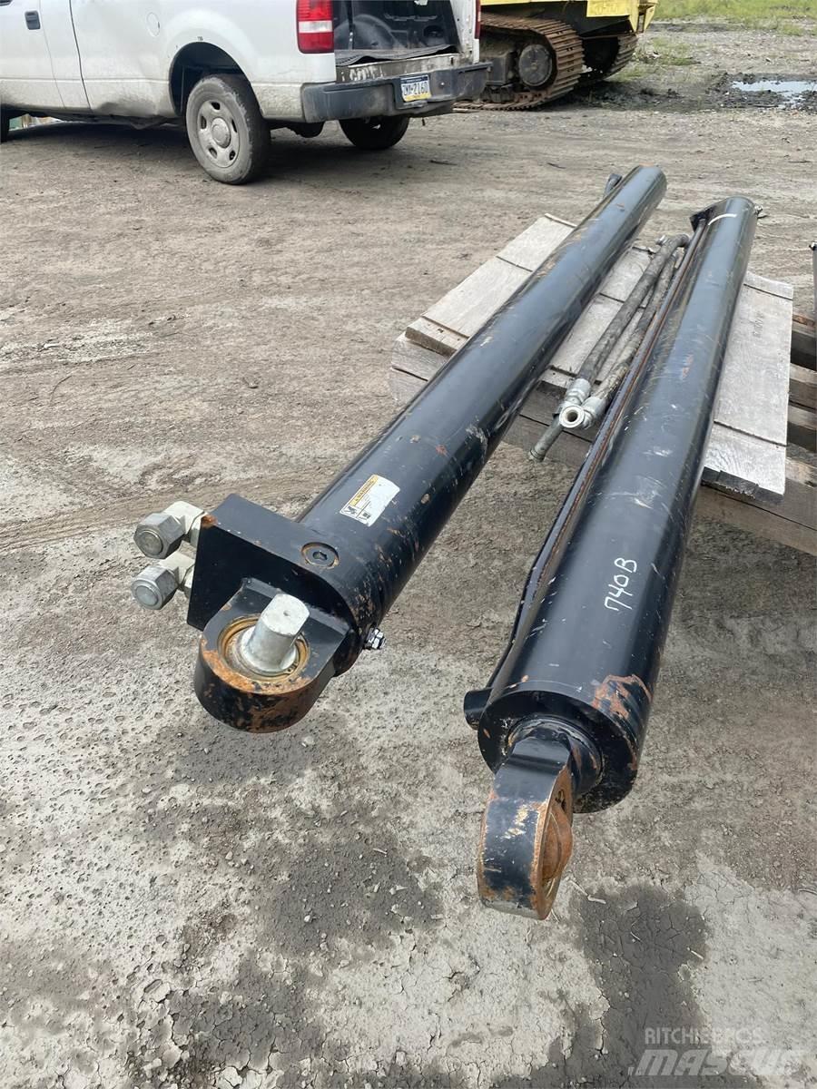 CAT 740B Transport - Autres
