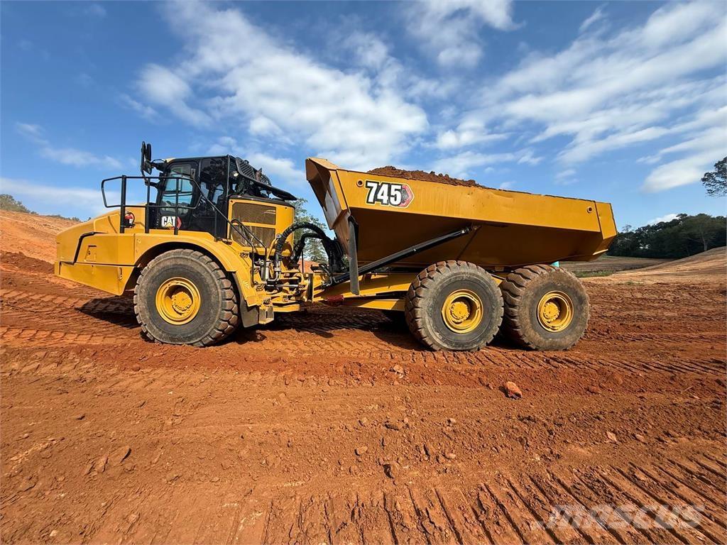 CAT 745 Tombereau articulé