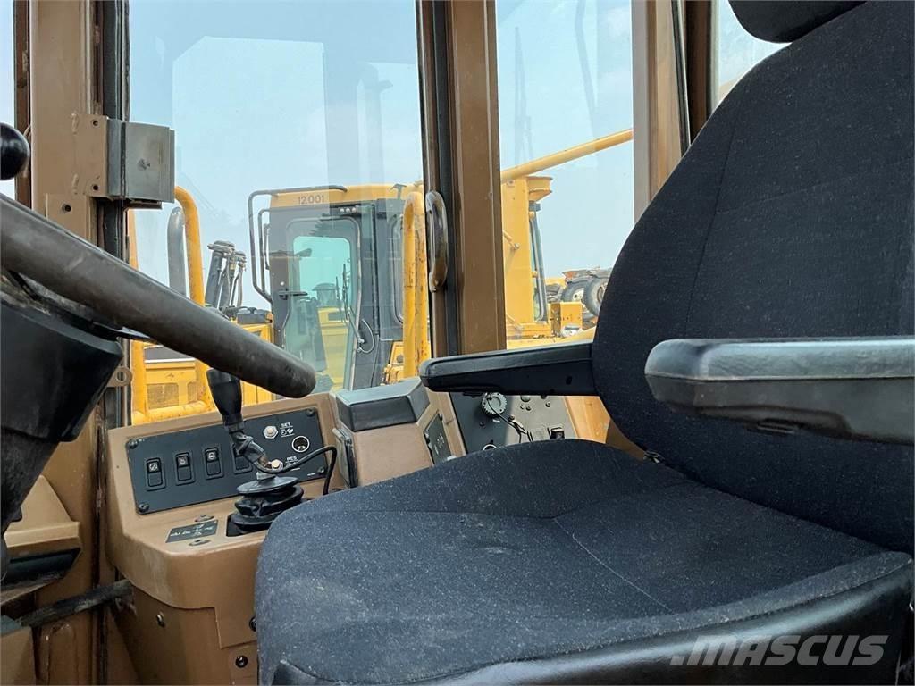 CAT 815F Compacteur de sol