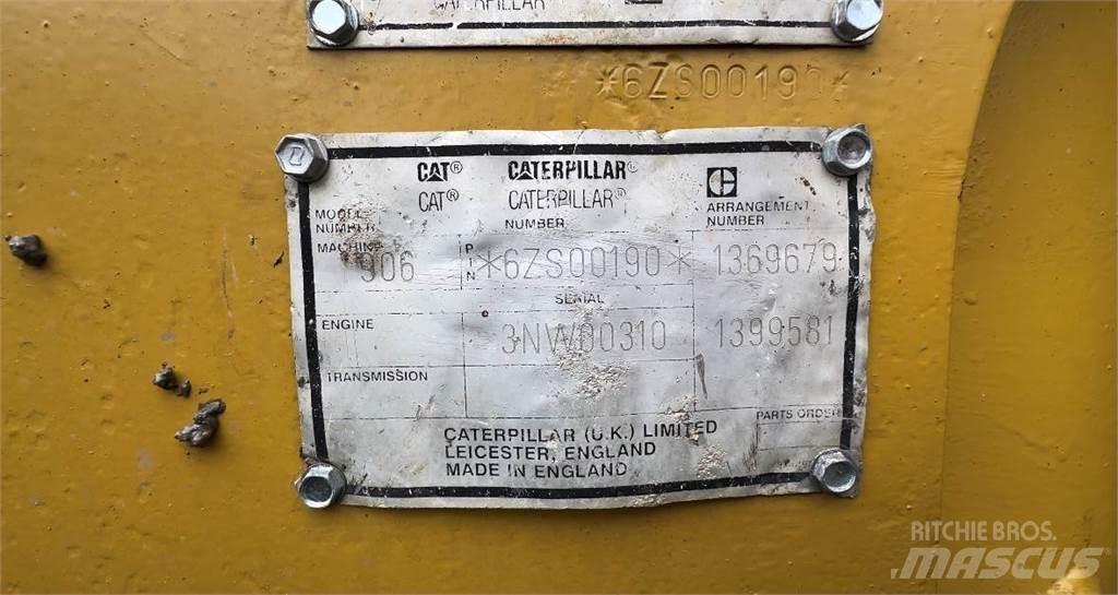 CAT 906 Chargeuse sur pneus