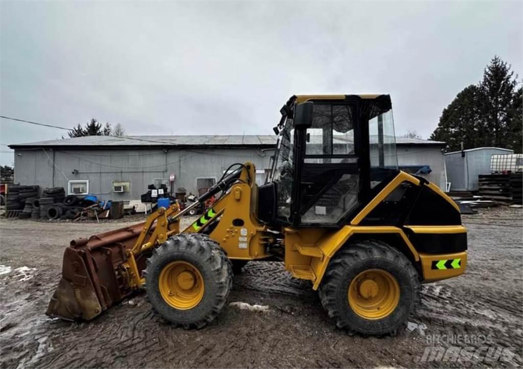 CAT 906 Chargeuse sur pneus