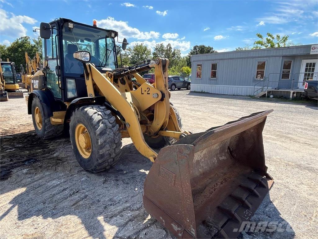 CAT 906 Chargeuse sur pneus