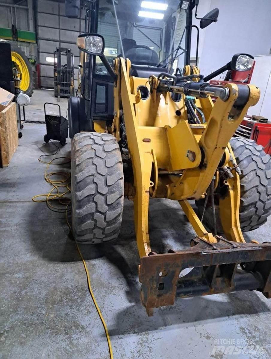 CAT 906H Chargeuse sur pneus