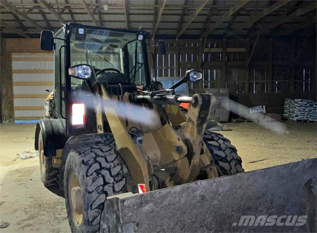 CAT 906H Chargeuse sur pneus