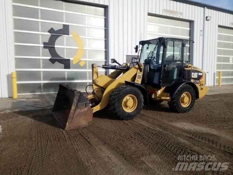 CAT 906M Chargeuse sur pneus