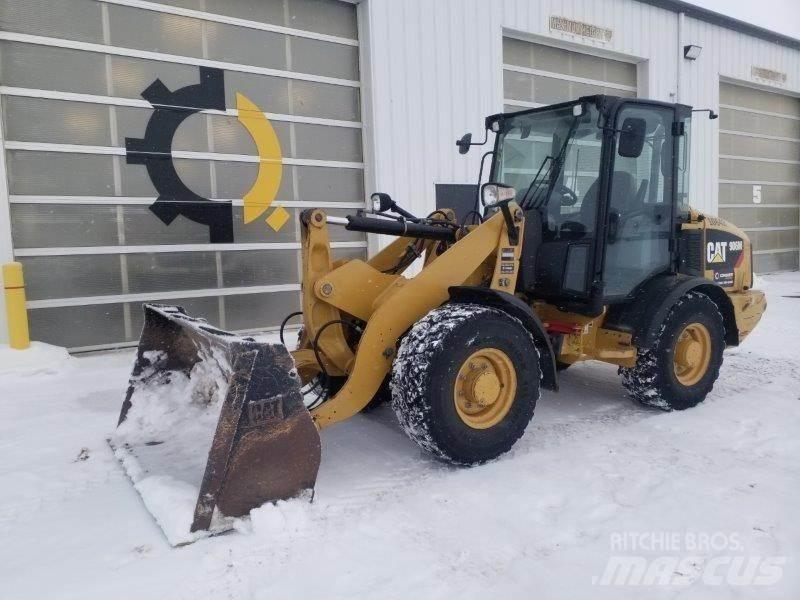 CAT 906M Chargeuse sur pneus