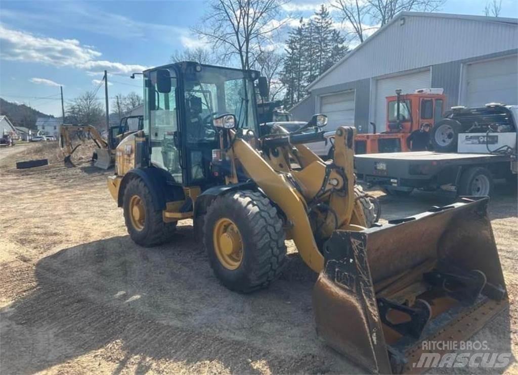 CAT 906M Chargeuse sur pneus