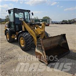 CAT 906M Chargeuse sur pneus