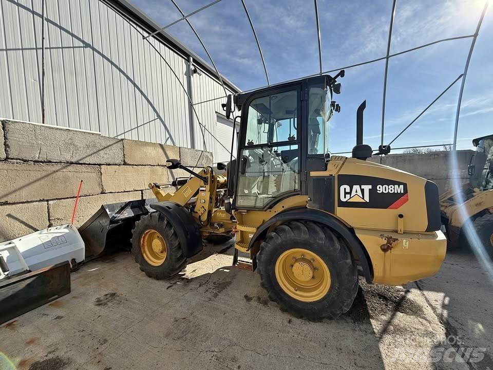 CAT 908M Chargeuse sur pneus