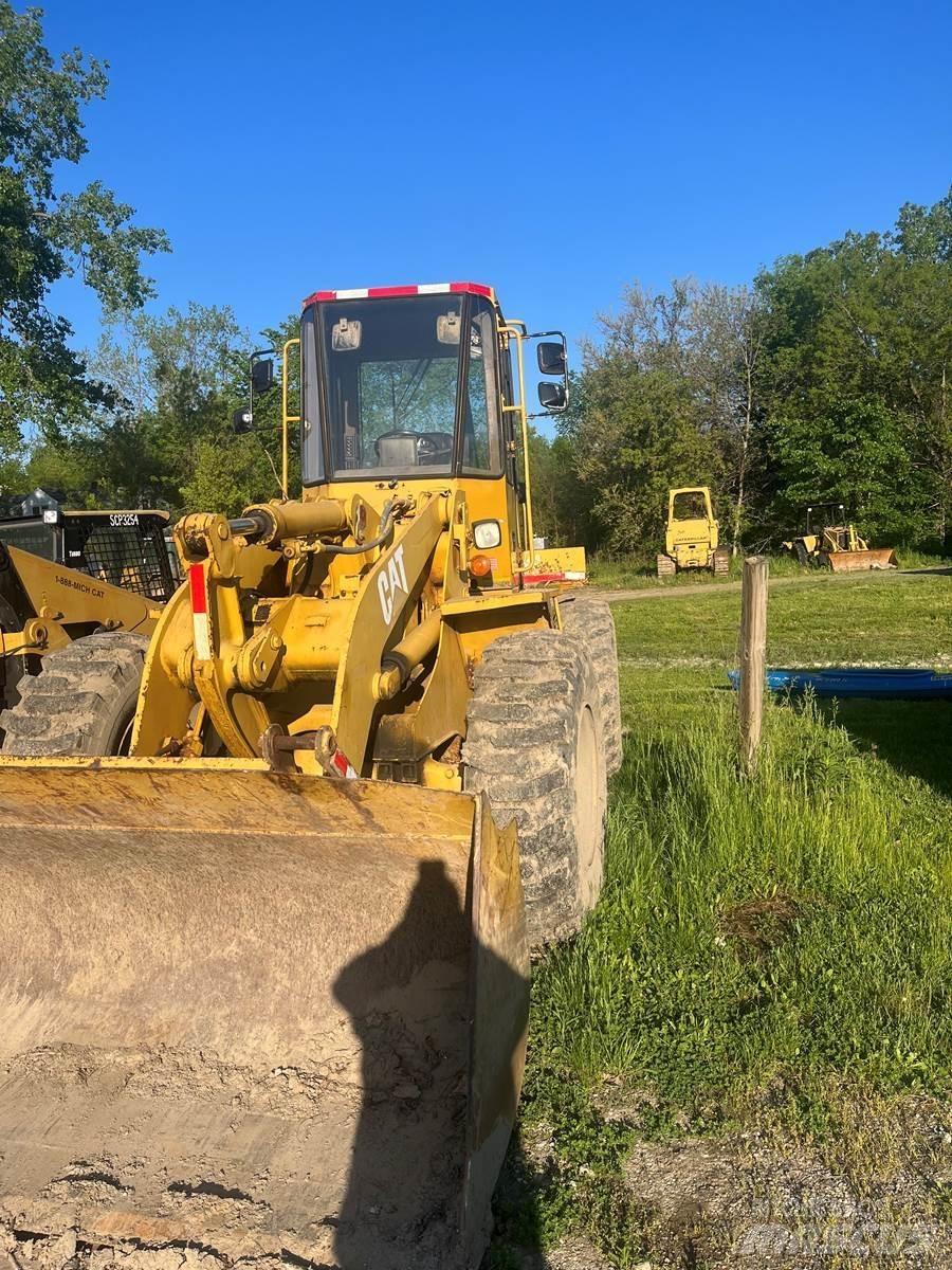 CAT 916 Chargeuse sur pneus
