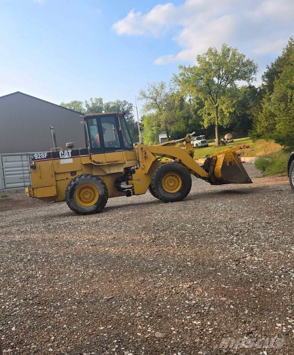CAT 928F Chargeuse sur pneus